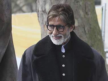 Amitabh Bachchan begins shooting for Nagraj Manjule's Hindi directorial debut Jhund in Nagpur Amitabh Bachchan begins shooting for Nagraj Manjule's Hindi directorial debut Jhund in Nagpur