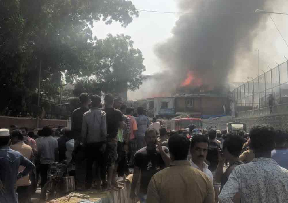 Major fire in Bandra West slum updates Reports say wind speed