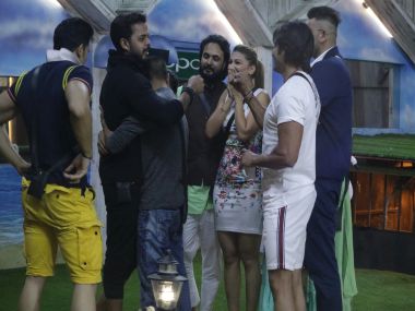 Bigg Boss 12, 15 October, Day 29 written updates: Sreesanth, Anup Jalota return to the house Bigg Boss 12, 15 October, Day 29 written updates: Sreesanth, Anup Jalota return to the house