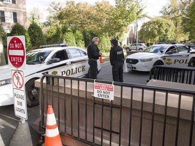 'Act of terror': 5 bombs mailed to Clintons, Obamas, CNN and others Trump rails against; New York ramps up police presence across city 'Act of terror': 5 bombs mailed to Clintons, Obamas, CNN and others Trump rails against; New York ramps up police presence across city