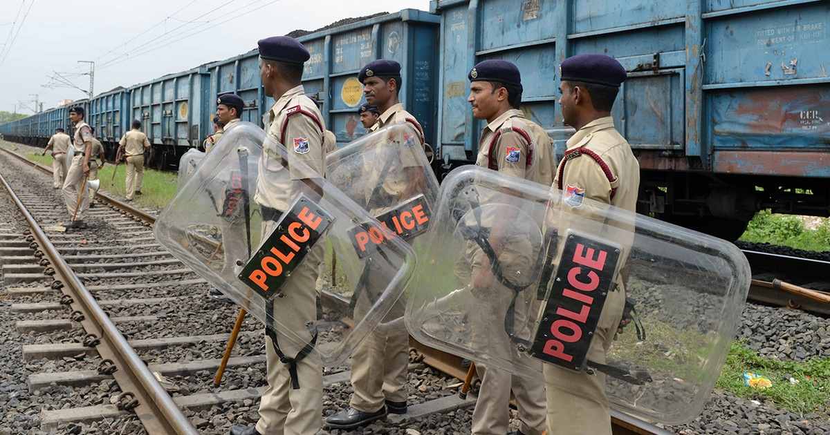 Gujarat Police arrests 342 for attacking migrants from UP, Bihar; two cases lodged for rumour-mongering - Firstpost