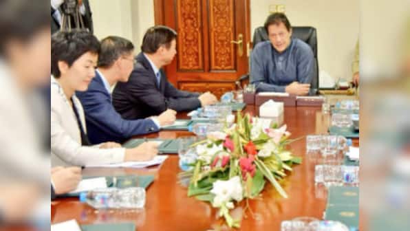 China and Pakistan pledge to build closer bilateral ties, facilitate construction of CPEC
