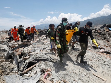 Indonesia earthquake-tsunami toll reaches 1,571; authorities issue public health warning after rescuers recover corpses from Palu Indonesia earthquake-tsunami toll reaches 1,571; authorities issue public health warning after rescuers recover corpses from Palu