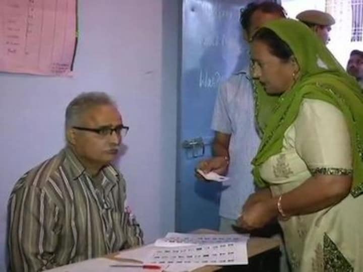 Jammu and Kashmir local body polls: Amid tight security and boycott calls, Rajouri registers highest voter turnout, Srinagar lowest