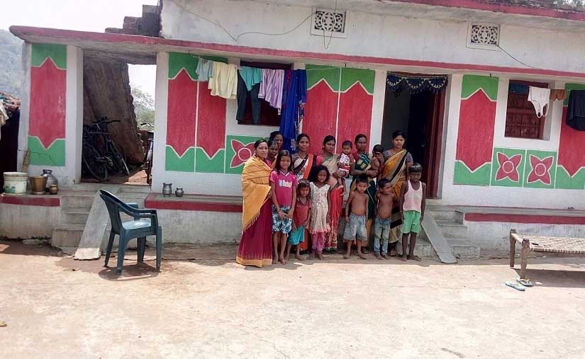 ASHA workers with beneficiaries in a village in Kalahandi. Image Courtesy: Sneha Rout