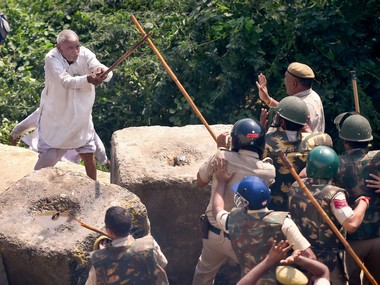 Kisan Kranti Yatra in Delhi: Presentations alone won't solve agrarian distress, govt must examine ground reality Kisan Kranti Yatra in Delhi: Presentations alone won't solve agrarian distress, govt must examine ground reality