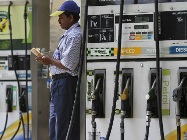 Fuel prices remain unchanged on rebound in global crude rates; snap 13 straight day decline Fuel prices remain unchanged on rebound in global crude rates; snap 13 straight day decline