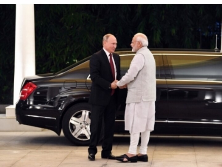 Daily Bulletin: India, Russia likely to sign S-400 deal today; Centre, 11 BJP-ruled states cut fuel prices; day's top stories