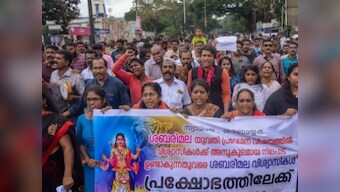 Hundreds of Ayyappa devotees block roads in Kerala; woman attempts self-immolation to protest against Sabarimala verdict