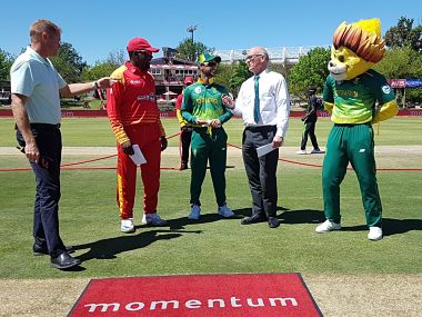 Zimbabwe captain Hamilton Masakadza and South Africa captain Jean-Paul Duminy. Image courtesy: Twitter @OfficialCSA