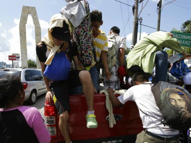 Caravan of Honduran migrants resume march toward US; Donald Trump calls for immediate change of immigration laws Caravan of Honduran migrants resume march toward US; Donald Trump calls for immediate change of immigration laws
