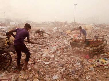 As fire at Bhalswa landfill adds to Delhi’s smog, experts push for segregating waste at source, formalising garbage collection As fire at Bhalswa landfill adds to Delhi’s smog, experts push for segregating waste at source, formalising garbage collection