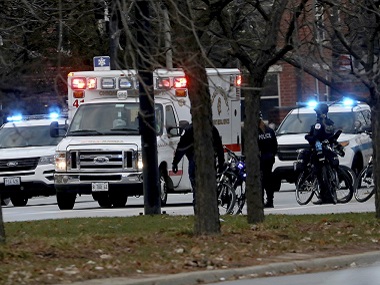 One dead, three injured as gunman opens fire at Chicago's Mercy Hospital; eyewitnesses say attacker was shooting indiscriminately One dead, three injured as gunman opens fire at Chicago's Mercy Hospital; eyewitnesses say attacker was shooting indiscriminately