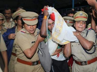 Sabarimala row: Kerala Police awards cash prizes to women cops who arrested Hindu Aikya Vedi state chief KP Sasikala Sabarimala row: Kerala Police awards cash prizes to women cops who arrested Hindu Aikya Vedi state chief KP Sasikala