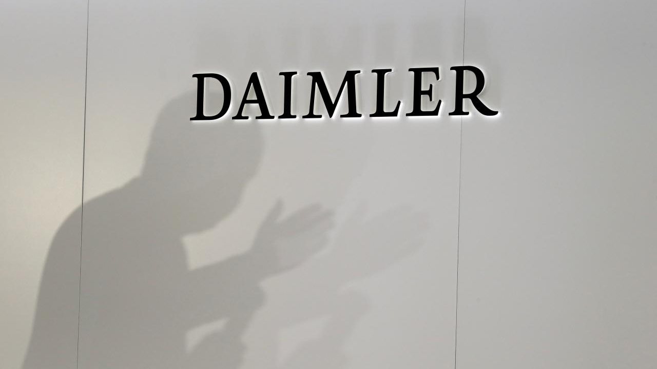 Daimler to start building electric cars in China to meet anti-pollution quota Daimler to start building electric cars in China to meet anti-pollution quota