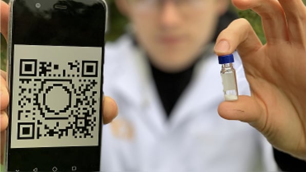 Why store data in flash drives when you could store it as a fine powder?