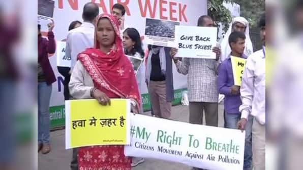 'Breathing is killing me': Locals protests outside Delhi's Environment Ministry office against increasing pollution