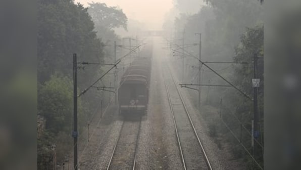 Delhi air quality remains in 'hazardous' category; doctors advise people to avoid outdoor activity, use masks