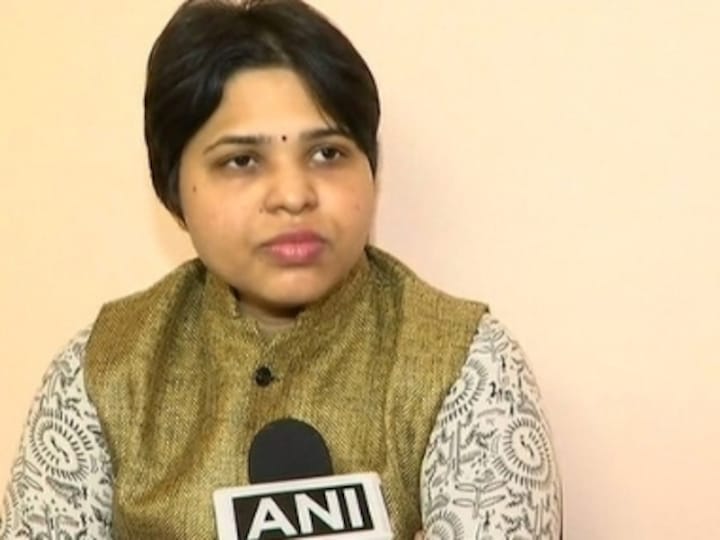 Sabarimala row: Social activist Trupti Desai to visit temple on 17 November amid protests against SC verdict