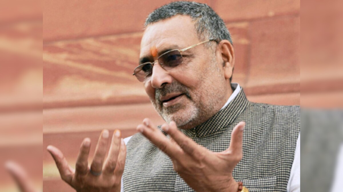 Union minister Giriraj Singh shares stage with Muzaffarpur shelter home accused Manju Verma in Begusarai