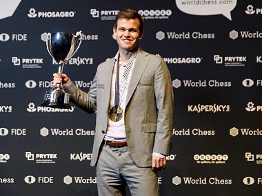World Chess Championship: Magnus Carlsen dominates Fabiano Caruana in tiebreakers to defend title for third time World Chess Championship: Magnus Carlsen dominates Fabiano Caruana in tiebreakers to defend title for third time