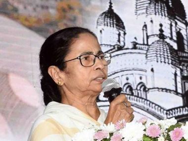 Mamata Banerjee agrees to Rajnath Singh's request to acquire 300 acres for fencing along Bangladesh border Mamata Banerjee agrees to Rajnath Singh's request to acquire 300 acres for fencing along Bangladesh border