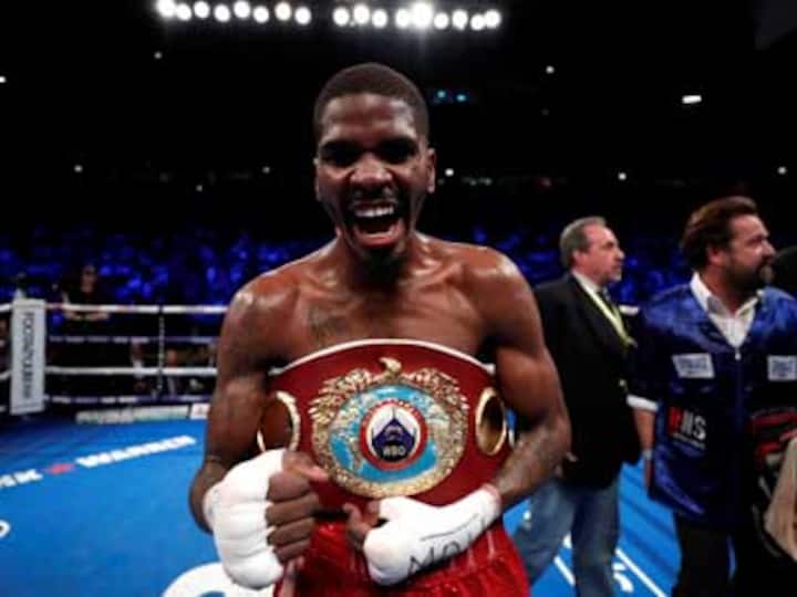WBO super-lightweight champion Maurice Hooker defends title with seventh-round technical knockout of Alex Saucedo WBO super-lightweight champion Maurice Hooker defends title with seventh-round technical knockout of Alex Saucedo