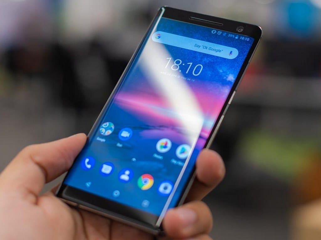 Nokia 8 Sirocco finally joins the Android Pie family; 1.4 GB update rolling out