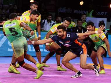 Pro Kabaddi League 2018: Patna Pirates pip Bengal Warriors to end home leg on a winning note Pro Kabaddi League 2018: Patna Pirates pip Bengal Warriors to end home leg on a winning note