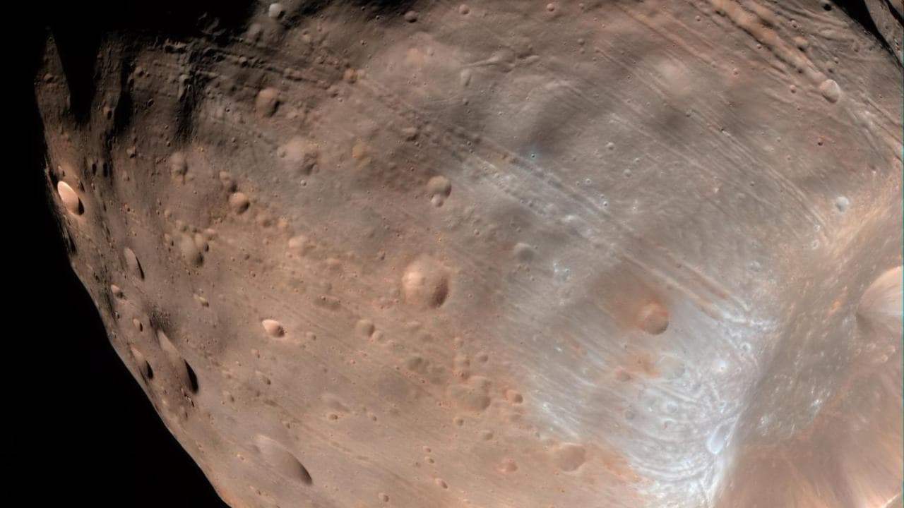 An image showing the grooves on Martian satellite Phobos as seen by the NASA's Viking 1. Image courtesy: NASA Goddard