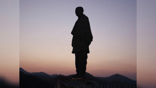Looks like Unity: In the game of statues and perceptions, we can win by 'going local'