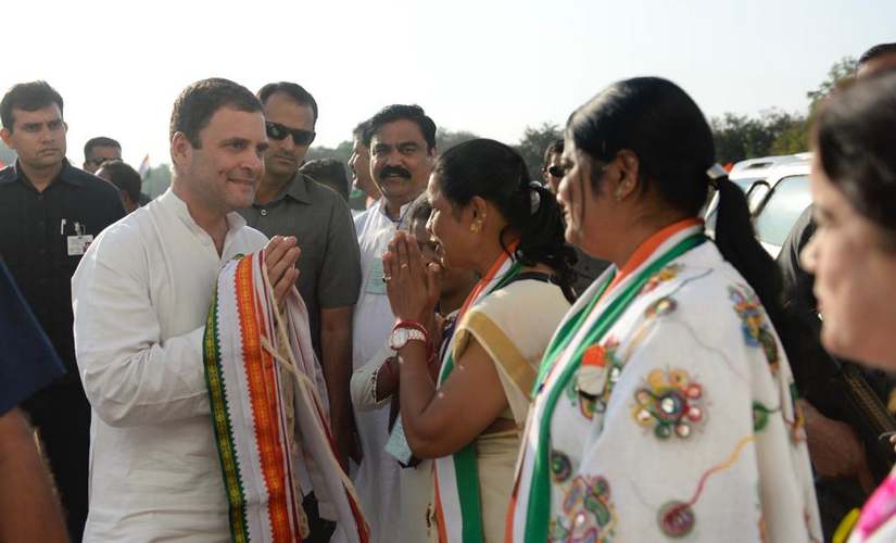 Rahul Gandhi meets party workers at Jagdalpur rally in Maoist-infested Bastar region. Twitter@INCIndia