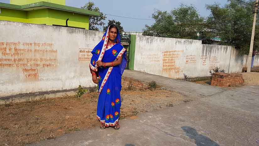 Sashika Gadtia outside her house in the new Lakha village in Raigarh district. Image: 101Reporters