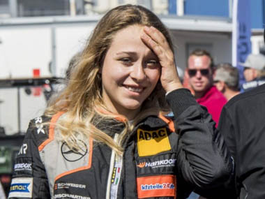 17-year-old driver Sophia Floersch suffers fractured spine in Macau Grand Prix horror crash; four more people hospitalised 17-year-old driver Sophia Floersch suffers fractured spine in Macau Grand Prix horror crash; four more people hospitalised