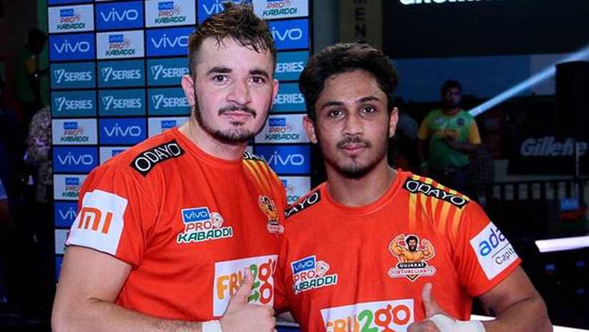 Pro Kabaddi League 2018: Cousins Sunil Kumar, Parvesh Bhainswal add childhood tricks to Gujarat Fortune Giants’ arsenal Pro Kabaddi League 2018: Cousins Sunil Kumar, Parvesh Bhainswal add childhood tricks to Gujarat Fortune Giants’ arsenal