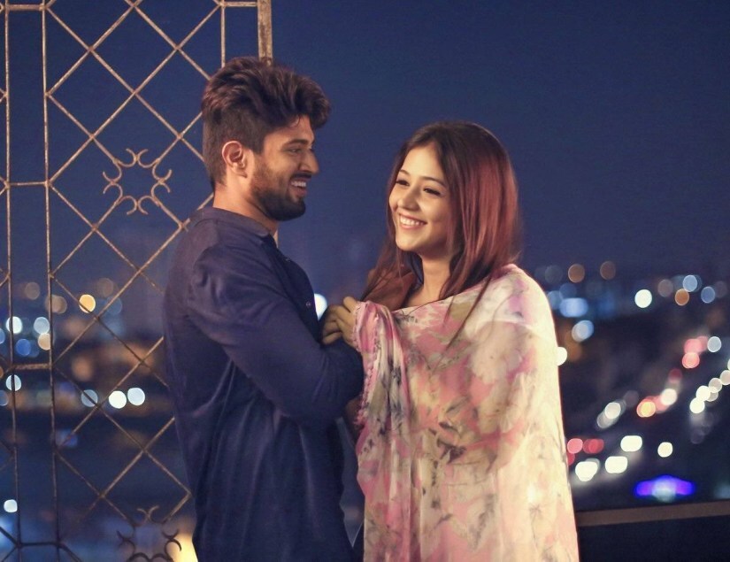A still from Taxiwaala. Image via Facebook
