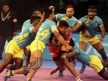 Pro Kabaddi League 2018: Manjeet Chhillar, Amit Hooda combine to help Tamil Thalaivas beat UP Yoddha Pro Kabaddi League 2018: Manjeet Chhillar, Amit Hooda combine to help Tamil Thalaivas beat UP Yoddha