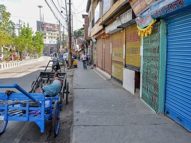 12-hour bandh observed in parts of Assam to protest killing of 5 men in Tinsukia; police detain over 700 protesters 12-hour bandh observed in parts of Assam to protest killing of 5 men in Tinsukia; police detain over 700 protesters