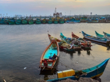Cyclone Gaja to make landfall in Tamil Nadu tomorrow; 30,500 rescue personnel on standby Cyclone Gaja to make landfall in Tamil Nadu tomorrow; 30,500 rescue personnel on standby
