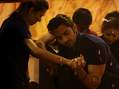 Bigg Boss 12, 21 November, Day 66 written updates: Rohit Suchanti betrays his team in luxury budget task Bigg Boss 12, 21 November, Day 66 written updates: Rohit Suchanti betrays his team in luxury budget task