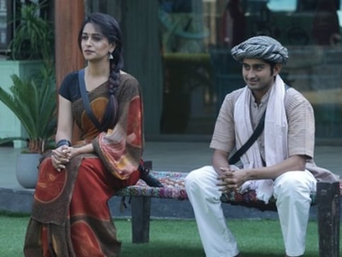 Bigg Boss 12, 27 November, Day 72 written updates: Contestants hold a trial, accuse each other of misdoings Bigg Boss 12, 27 November, Day 72 written updates: Contestants hold a trial, accuse each other of misdoings