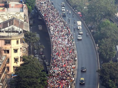 Tribal farmers call off protest in Mumbai after Maharashtra government agrees to most of their demands Tribal farmers call off protest in Mumbai after Maharashtra government agrees to most of their demands