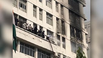 Fire breaks out at Apeejay House in Kolkata's Park Street; no casualties reported, cause still uncertain