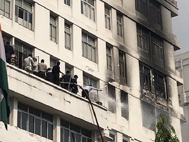 Fire breaks out at Apeejay House in Kolkata's Park Street; no casualties reported, cause still uncertain Fire breaks out at Apeejay House in Kolkata's Park Street; no casualties reported, cause still uncertain