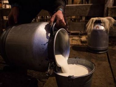 Maharashtra government to make food adulteration a non-bailable offence; offenders will face life sentences Maharashtra government to make food adulteration a non-bailable offence; offenders will face life sentences