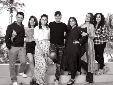 Mission Mangal: Akshay Kumar starrer to hit cinemas on 15 August along with Prabhas' Saaho Mission Mangal: Akshay Kumar starrer to hit cinemas on 15 August along with Prabhas' Saaho