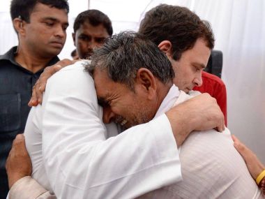 Farmers Protest in Delhi LIVE Updates: Crop insurance policy floated by Centre is fraudulent, says Arvind Kejriwal