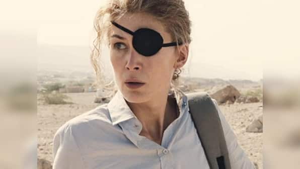 A Private War movie review: Rosamund Pike delivers Oscar-friendly performance in this potent drama