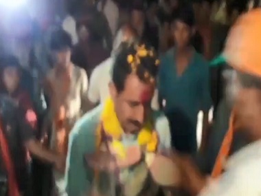 BJP MLA Dilip Shekhawat greeted with garland of shoes in Madhya Pradesh's Nagada BJP MLA Dilip Shekhawat greeted with garland of shoes in Madhya Pradesh's Nagada