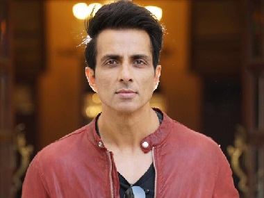 Coronavirus Outbreak: Sonu Sood offers his Mumbai hotel to healthcare workers treating COVID-19 patients Coronavirus Outbreak: Sonu Sood offers his Mumbai hotel to healthcare workers treating COVID-19 patients